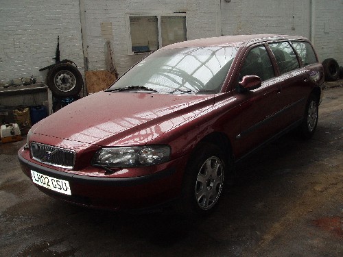 Photo 2 of: Volvo V70 TS